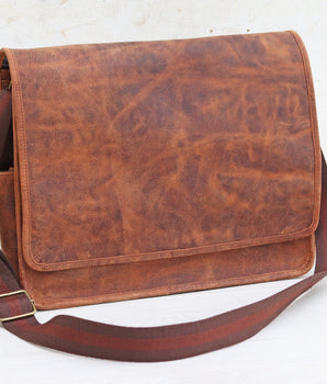 Women's 15 inch Deluxe Leather Messenger Bag