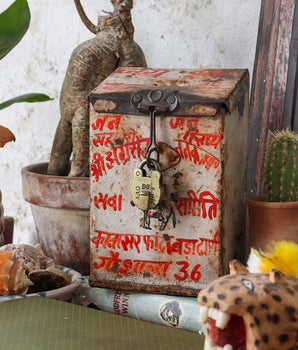 Vintage Tins | Vintage Metal Storage & Bread Tins