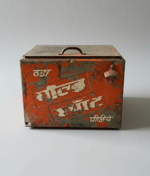 Vintage Gold Spot Coolbox