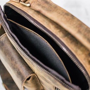 Men's Leather Shoulder Bag - The Indy