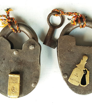 XXL Antique Iron Padlock